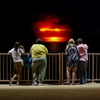 Illustration for article titled Tourists Watching Nuclear Explosions Is a Terrible Idea But a Great Facebook Photo